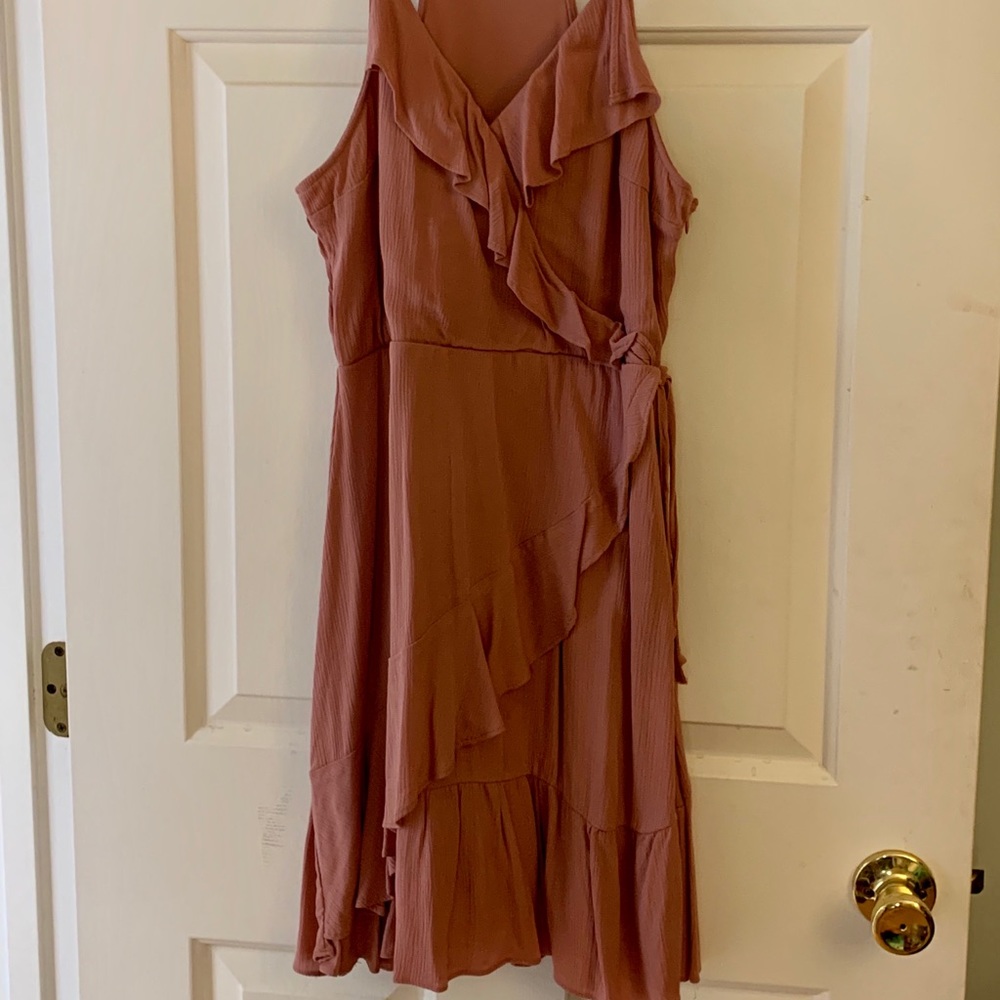 Short dress with ruffles